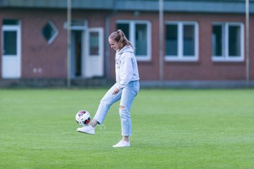 Bild 43 - wBJ Hamburger SV - Holstein Kiel : Ergebnis: 2:0